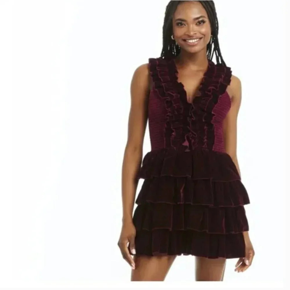 NEW LOVE THE LABEL Sage Dress in Plum Velvet Size Medium